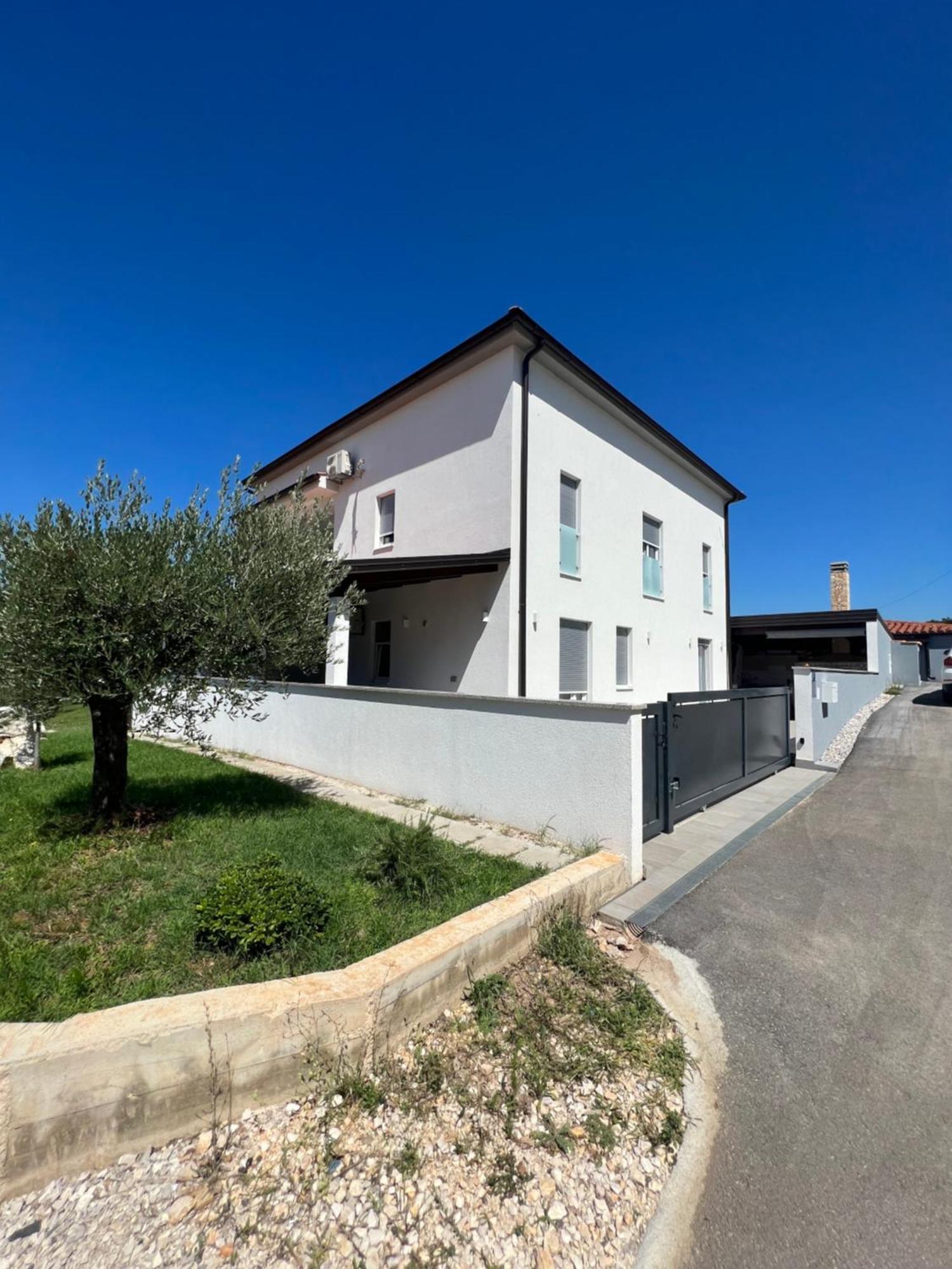 Apartment Maslina *